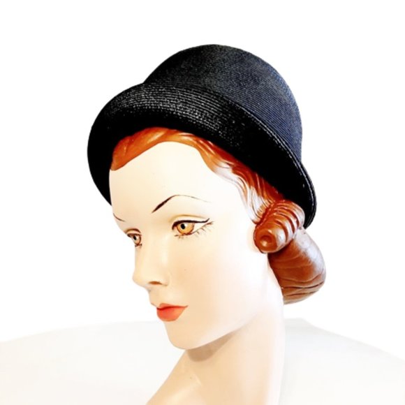 Vintage 1960s Navy Blue Rounded Cloche Style Straw Hat With Large White Roses